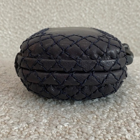 Authentic Bottega Veneta Box Knot Clutch - Picture 5 of 9